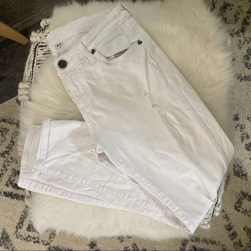 Kut from Kloth white distressed painted Catherine boyfriend jeans size 4